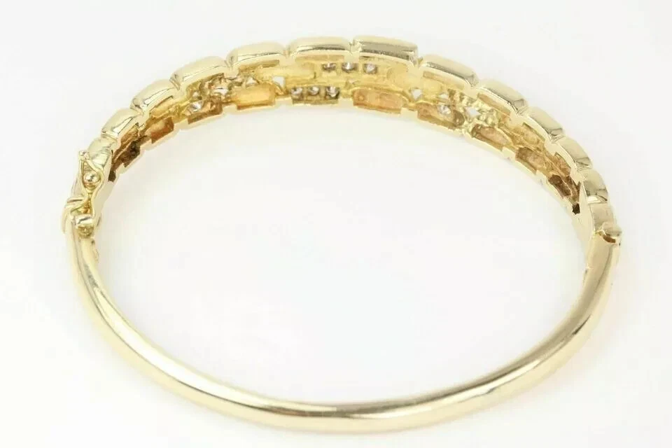 Brazalete brazalete redondo de plata de ley 925 con diamantes simulados de 4,36 quilates para mujer Foto 3 de 4