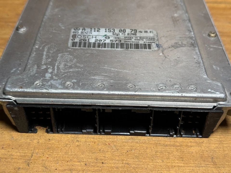 01 02 03 04 2005 Mercedes Benz E320 ECU ECM A1121530879 C320 Motor Computadora ECM Foto 3 de 4