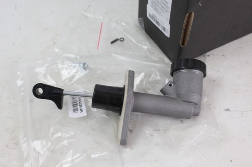FITS 1991-1995 JEEP WRANGLER DORMAN CM35007 CLUTCH MASTER CYLINDER - Picture 2 of 5