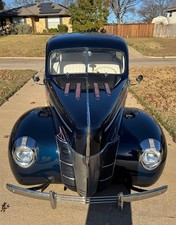 1940 Ford 2 DOOR SEDAN DELUXE