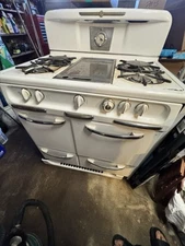 Vintage Wedgewood Stove 40 Inch Stove Chrome top panel.