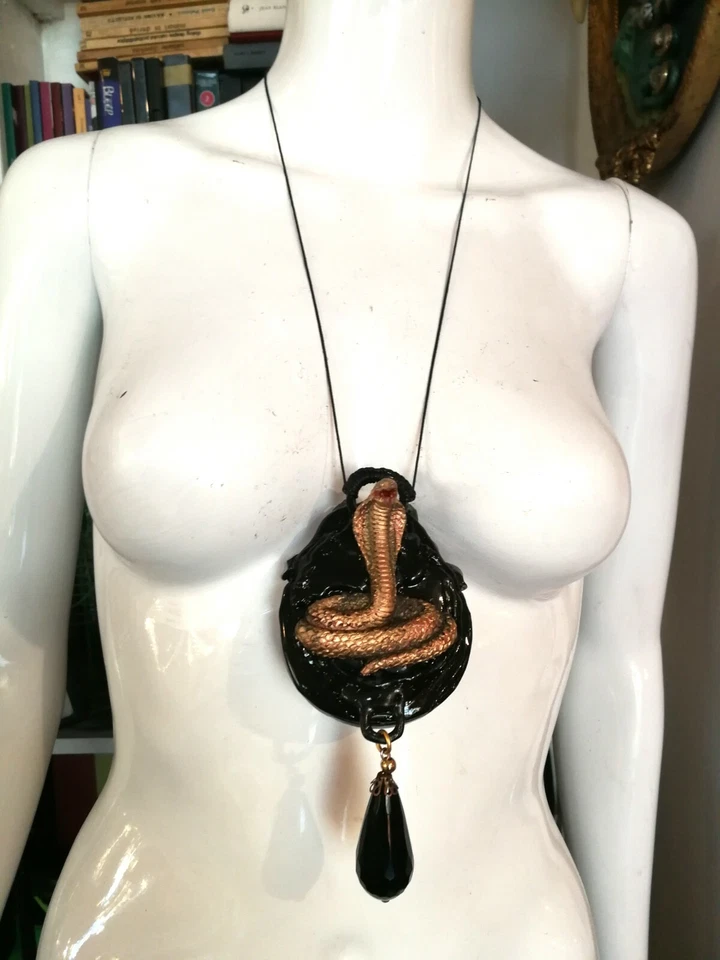 Joyería de lujo gótica bruja collar serpiente manzana mujer hombre colgante ópalo obsidiana Foto 3 de 4
