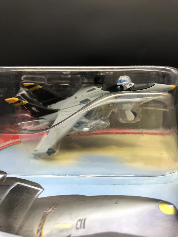 Disney Pixar Aviones Bravo Jolly Llaves USS Flysenhower Fighter Jet Val Kilmer Foto 4 de 4