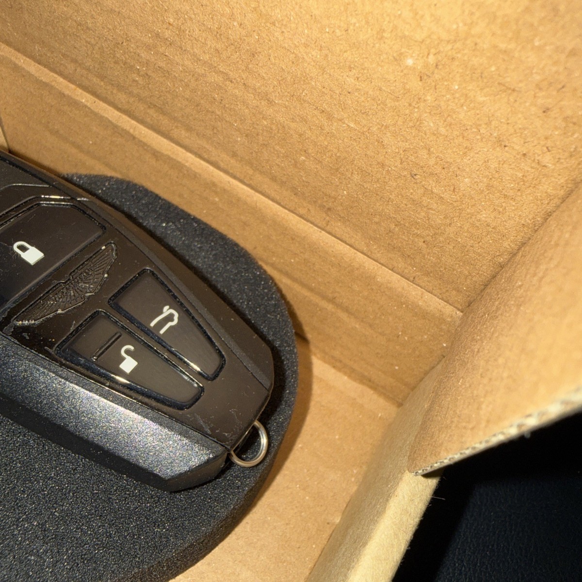 アストンマーティン DB11純正キー ASTON MARTIN DB11 AND VANTAGE SMART KEY OEM (used) | eBay