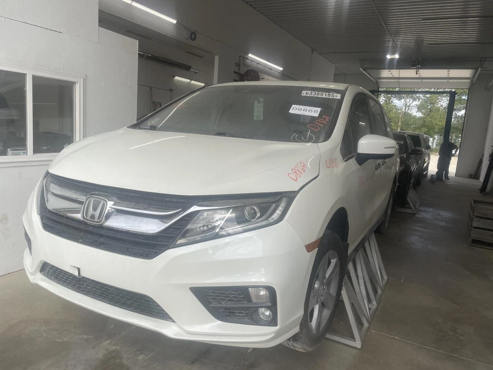 Pantalla de infoentretenimiento usada se adapta a: Honda Odyssey 2018 pantalla de visualización montada en el techo r Foto 3 de 4