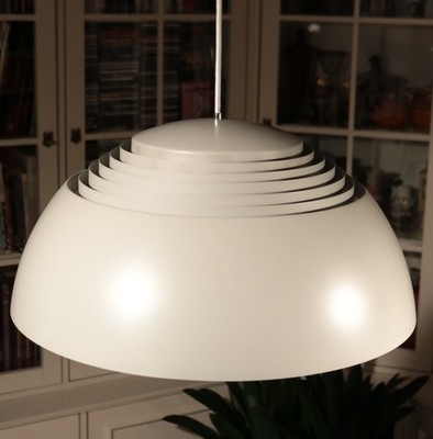 Designklassiker ARNE JAKOBSEN für Louis Poulsen - AJ Pendelleuchte - Label !!!