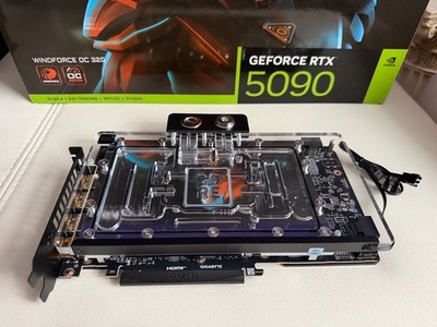 GIGABYTE GeForce RTX 5090 Windforce OC 32GB mit Dual-Connector und Wasserkühler