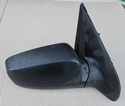 2003 to 2009 Kia Sorento Right Passenger View Door Mirror OEM 