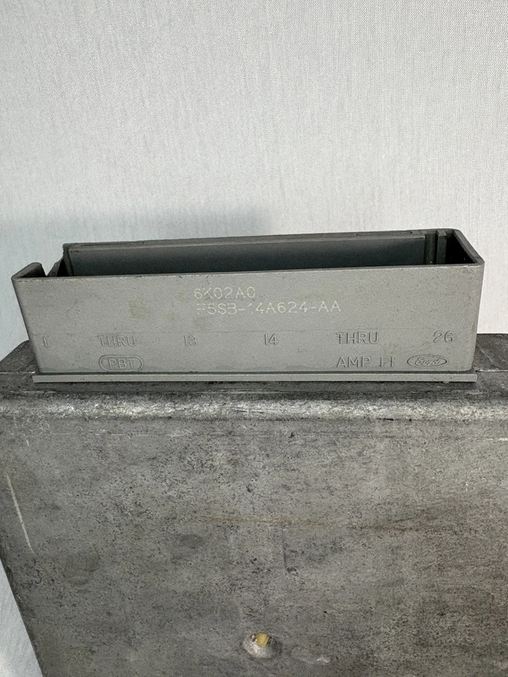 Unidad de computadora de motor Ford Mustang GT V8 1997 4,6 ECU M/T F6ZF12A650KE ZXA4 Foto 2 de 4