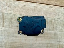 31101061 HVAC psg rear lower actuator (defrost), 99-04 Volvo S60/S80/V70/XC70