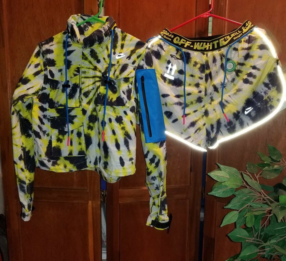 OFF WHITE X NIKE Giacca NIKE x Off White donna Volt Tie Dye taglia small