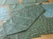 10 Piece Christmas Green Table Set Holidays Thanksgiving Placemats & Doilies