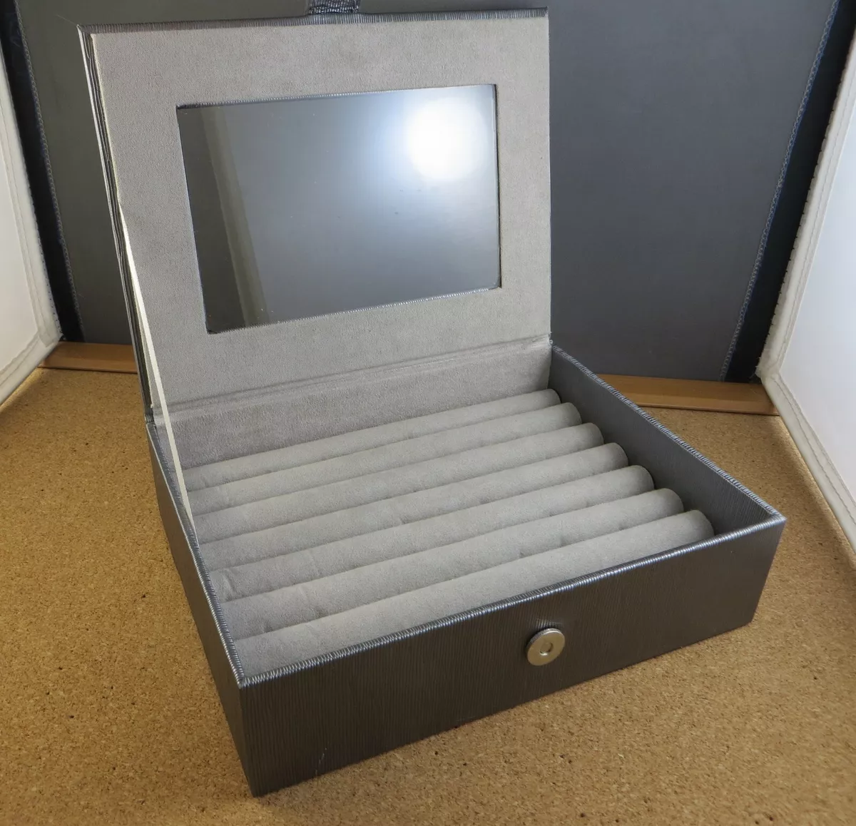 JTV Jewelry Love Box Grey Gray Plush Ring Display Window Storage