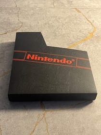 Section-Z 5 Screw Hangtab CIB Authentic Nintendo NES 1986 Capcom/w Box Protector