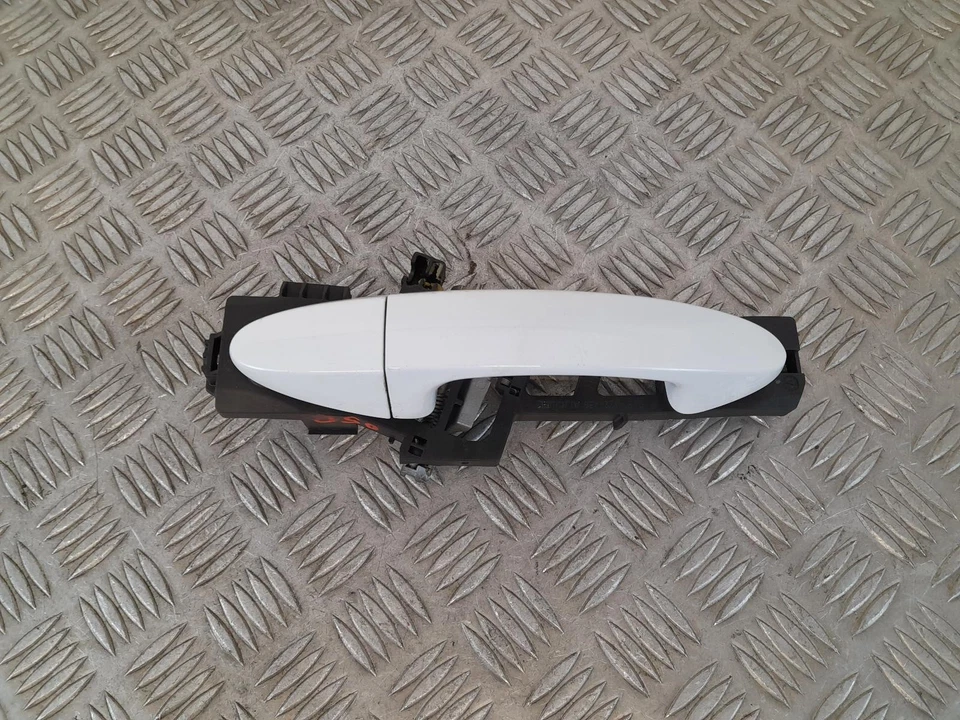 Ford Fiesta 2010-2013 Right Drivers Rear Exterior Door Handle - Image 2 of 4