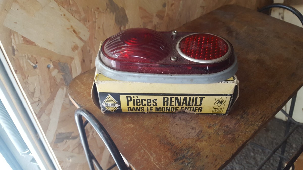Feux Arrière Cabochon PK Pour Renault Estafette - Pièce Neuve NOS - Pièce Classique