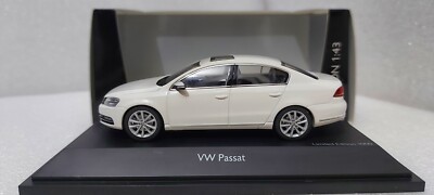 VW Volkswagen Passat B7 Limousine White 2011 1:43 Schuco 450743100