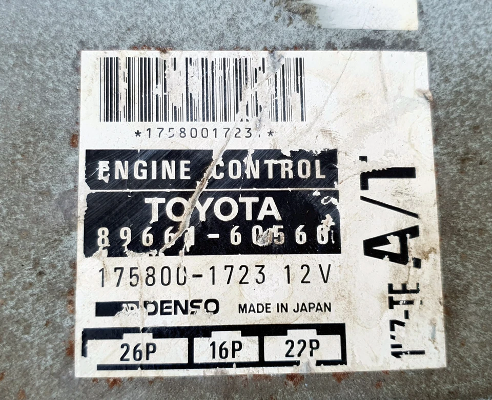 Computer motore Toyota Land Cruiser Prado KZJ90L 1KZTE A/T 89661-60560 OEM JDM - Immagine 2 di 4