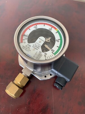 WIKA / Density Monitor with Alarm Contacts / 233.52.100 / Cont 821.1.1.2