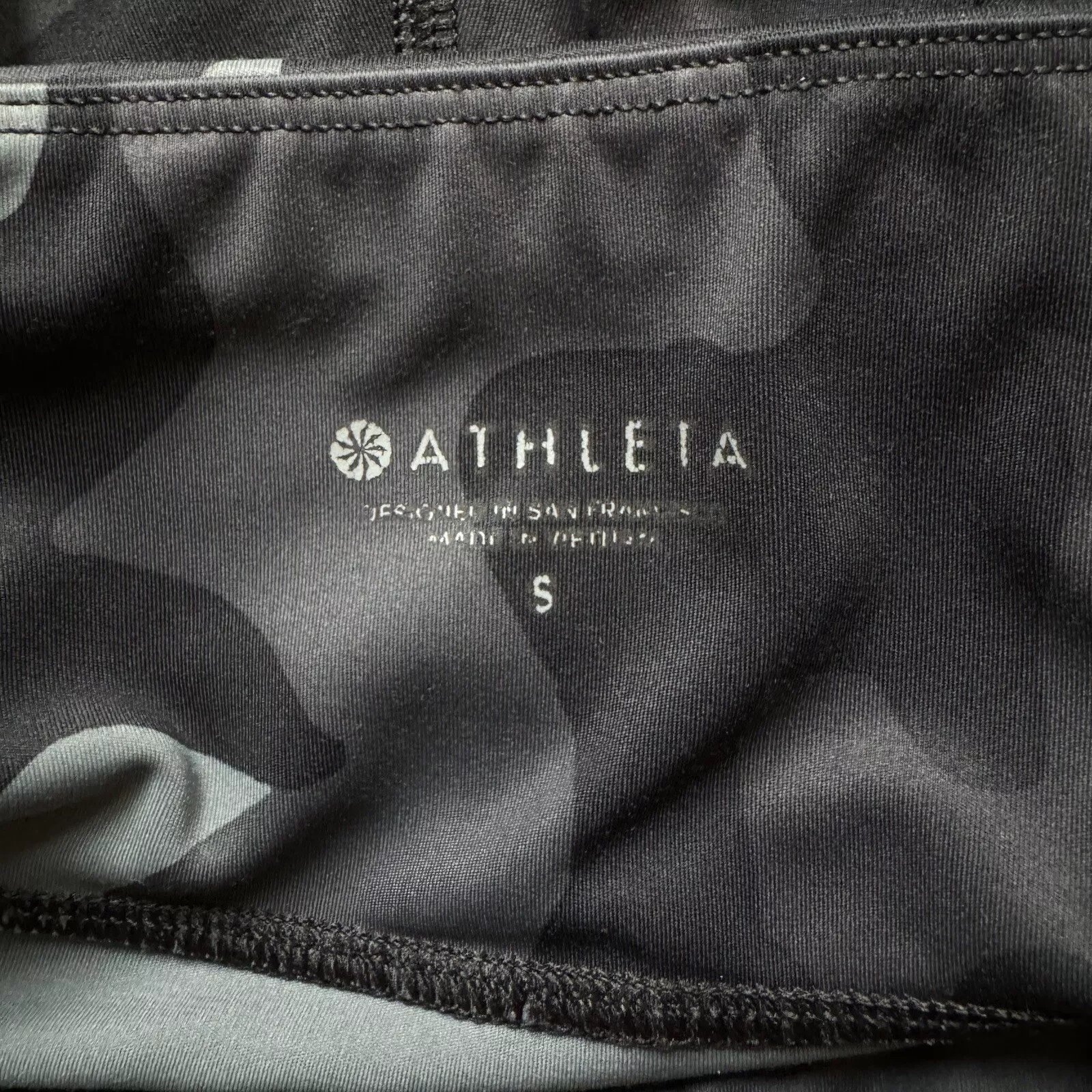 athleta contender powerlift tight camo yoga leggings
