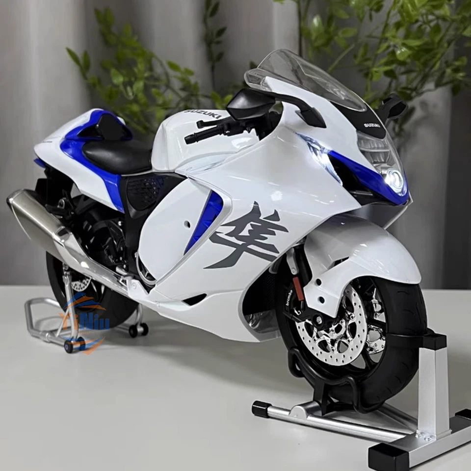 1:6 Suzuki Hayabusa 1300R Diecast Alloy Motorcycle Model w/ Ignition Start White - Image 4 of 4