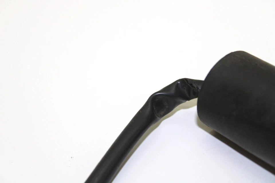 Condensador Yamaha OEM 1NL-81965-01-00 Q1446 Foto 3 de 4