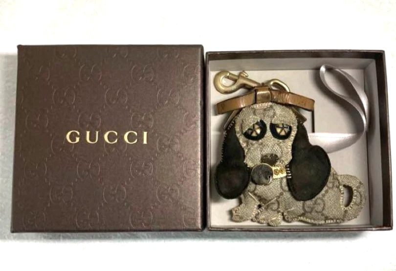 Porte clés chien GUCCI GG Supreme Guccioli Sam Beagle sac breloque porte clés PVC avec boîte