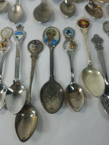 Lot of souvenir spoons LOOK! over 50 some silver plated must see - Picture 10 of 12