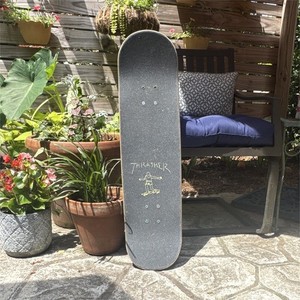 Thrasher Mad Love Dragon Wknd Deck Complete Skateboard Wood Deck Black/White