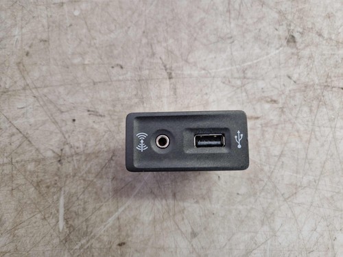VW Golf VII 7 AU Radiobedienung USB-AUX 5G0035222C 326932