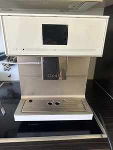 Miele Kaffeevollautomat CM 7550 Weiß, Wenig benutzt.