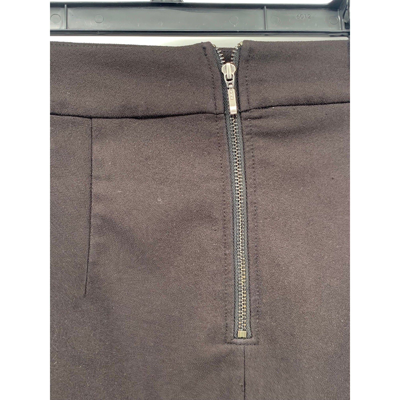 DYNAMITE Women's Black Solid Asymmetrical Slit-He… - image 3