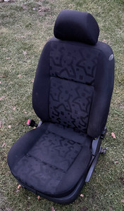 VW Golf 1J ggf. auch Bora Sitz vorne links Fahrersitz 4/5Türer Variant von 99