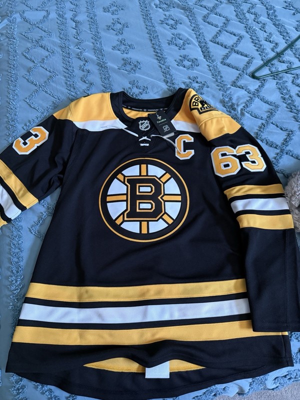 Boston Bruins Brad Marchand #63 Fanatics HOME Premium Jersey size 50 BRAND NEW