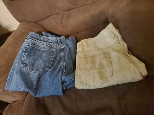 Wrangler 31x34 Relaxed Fit Jeans and 30x32 Tan Jeans - Picture 2 of 2