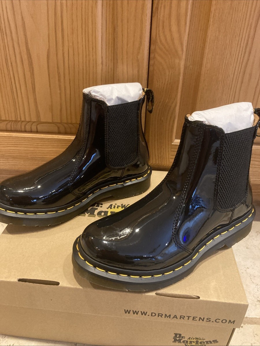Women's Shoes SIZE 6 Dr. Martens 2976 Leather Chelsea Boots BLACK