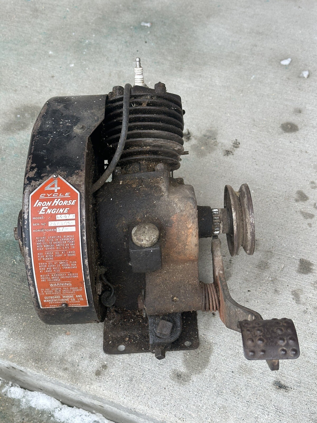 Vintage Engine 4 Cycle Iron Horse Kick Start Motor Hit And Miss Engine