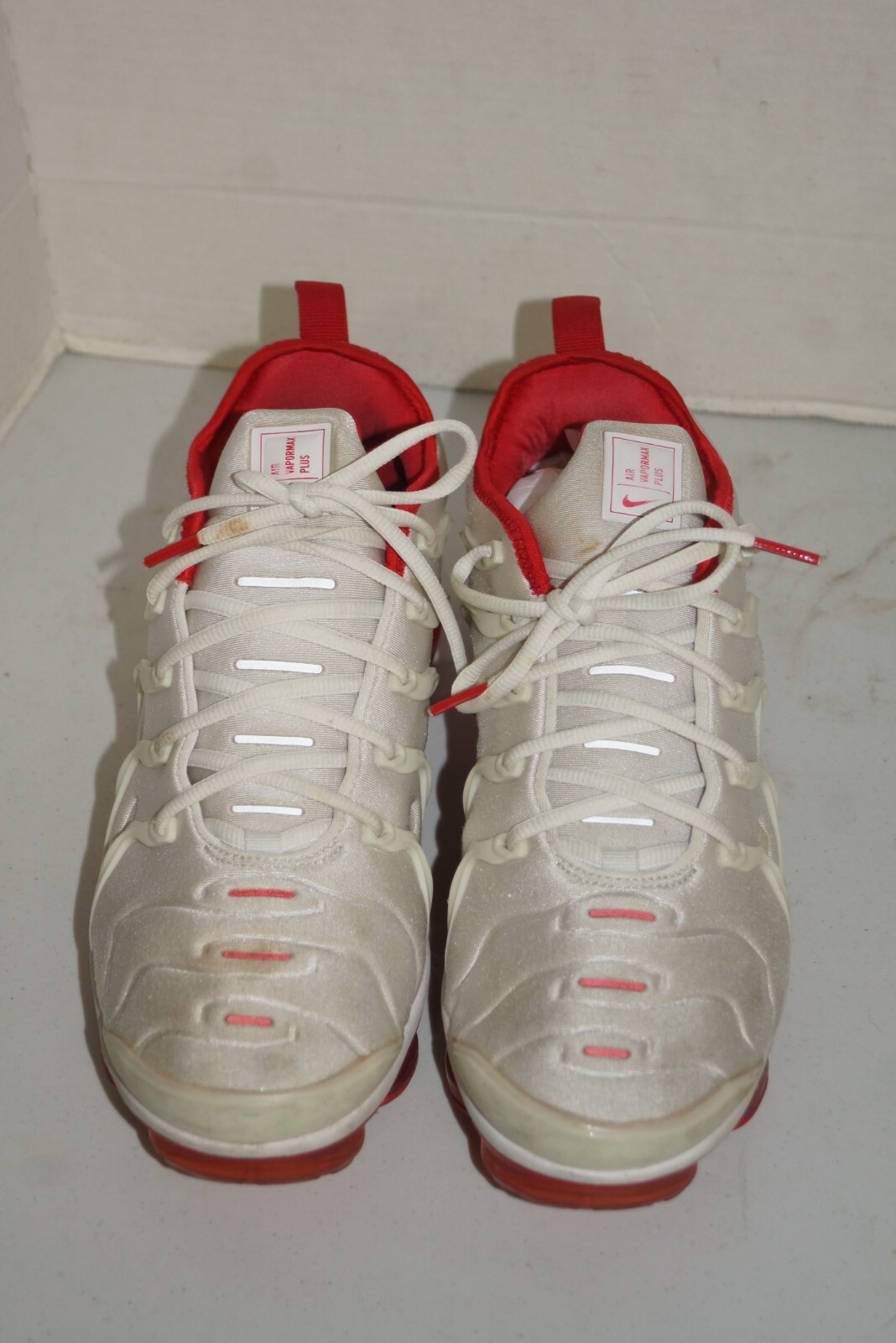 Nike Air Vapormax Plus Mens Size 9.5 White Red Running Sneakers Shoes thumbnail 9