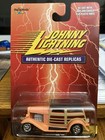1999 Johnny Lightning Authentic Die-Cast Replica DAN FINK'S SPEEDWAGON WOODY — photo 2