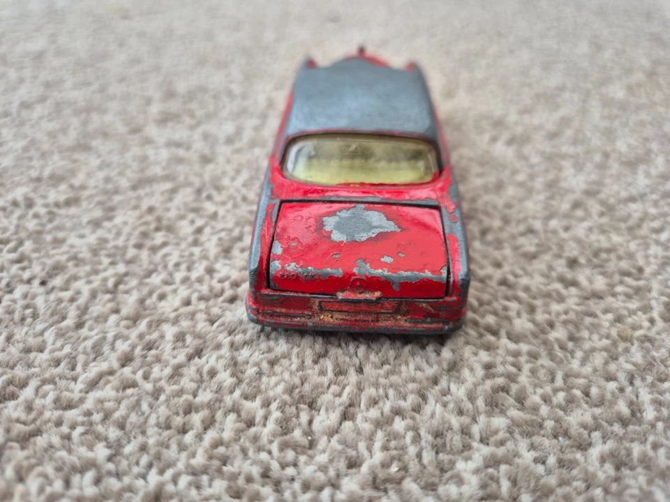 VINTAGE 1960S CORGI TOYS 230 MERCEDES BENZ 220SE COUPE RED DIECAST CAR - Image 4 of 4