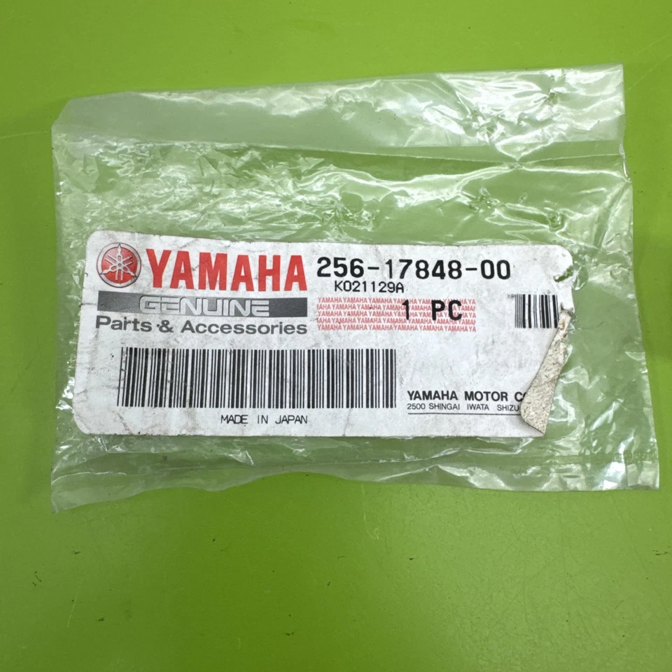 Adaptador Yamaha 1980-1981 XS850S XS850L 1970-1971 XS1 256-17848-00 NUEVO DE STOCK Foto 2 de 4
