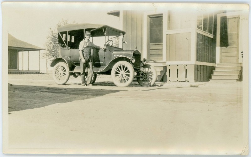 Vintage Snapshot Photo Man in Overalls w/ 1917-1924 Ford Model T Touring Car CA