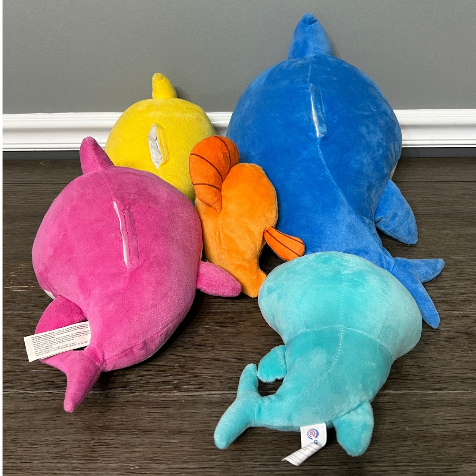 Baby Shark Plush Toy Set of 5 Characters Daddy Mommy Shark Pinkfong Stuffed