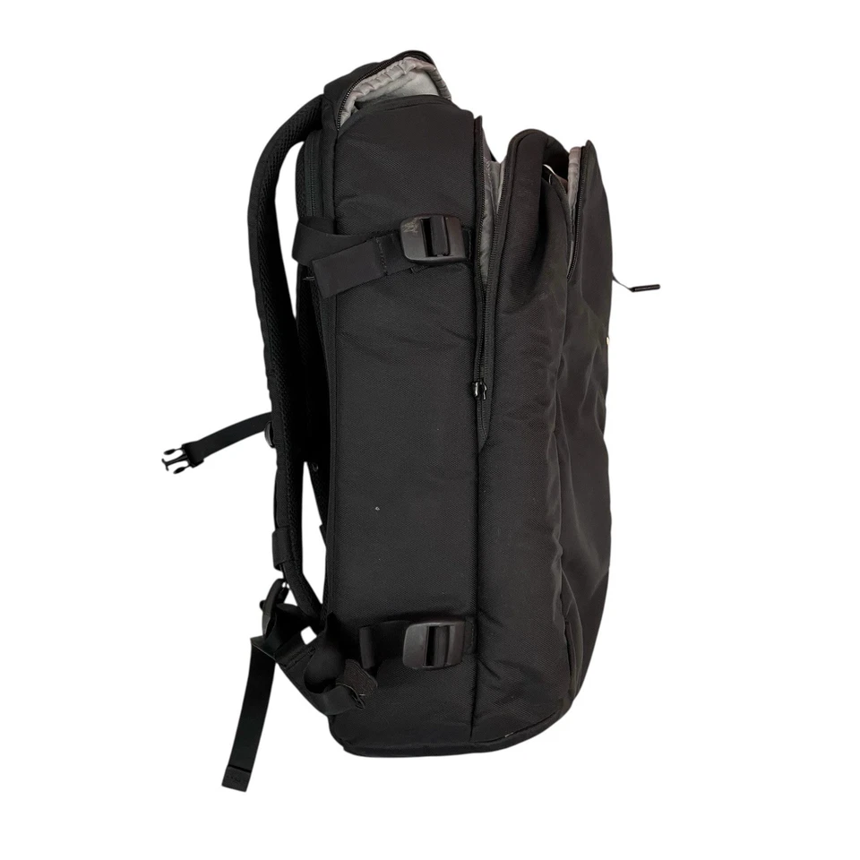 Mochila DSLR acolchada de nailon Incase Pro Pack negra Woolenex sostiene trípode LEER Foto 4 de 4