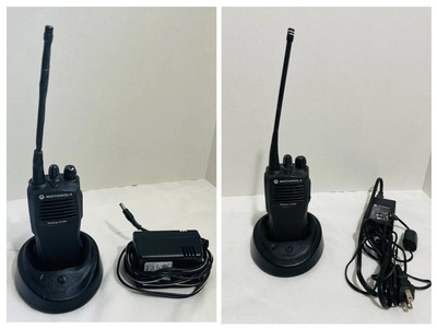 Motorola Radius CP200 Set 2 UHF 4 Chanel 438-470 MHz 2 Way Radio w/Battery Tstd 