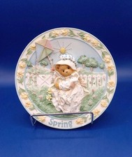 VTG 1996 CHERISHED TEDDIES   SPRING   3D Sculpted Decorative Plate 6.6" Resin