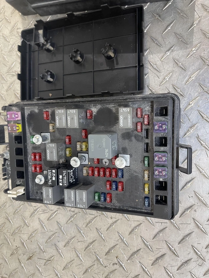 Trailblazer Envoy 2002 2003 bahía de motor caja de fusibles relé centro fabricante de equipos originales Foto 2 de 4