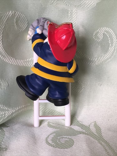 Hallmark Ornament Santa to the Rescue 2004 Boxed Fireman Ladder Kitty Cat - Picture 2 of 9