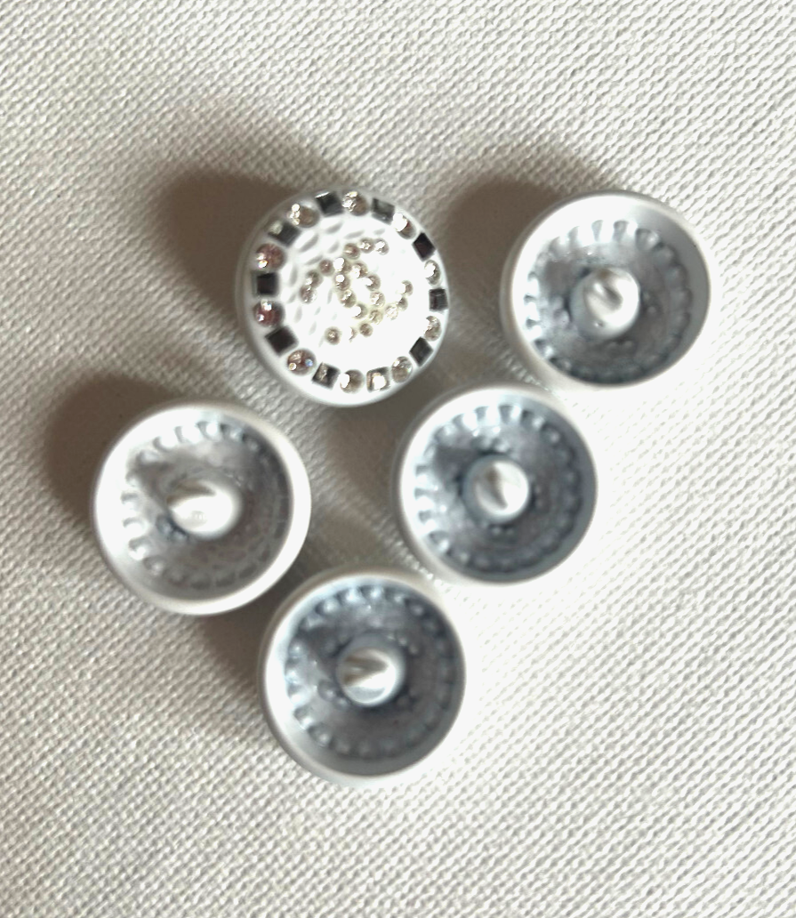 Chanel buttons set of 5 20 mm White with Crystals CC LOGO +