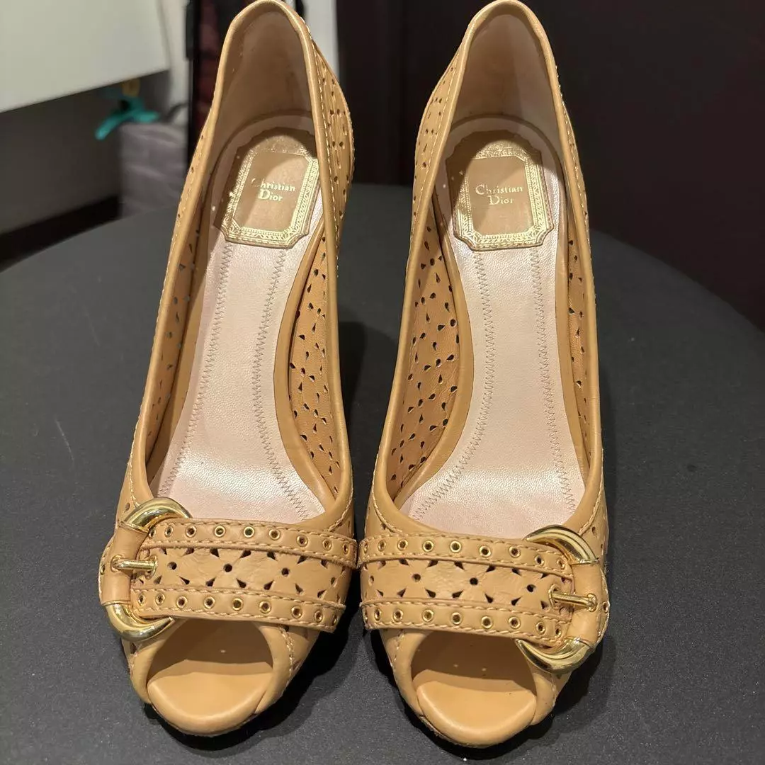 Escarpins Christian Dior talon cuir beige EU37/US7 38836c